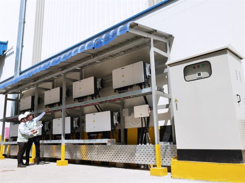 Kết hợp máy phát điện với điện mặt trời khi mất điện lưới